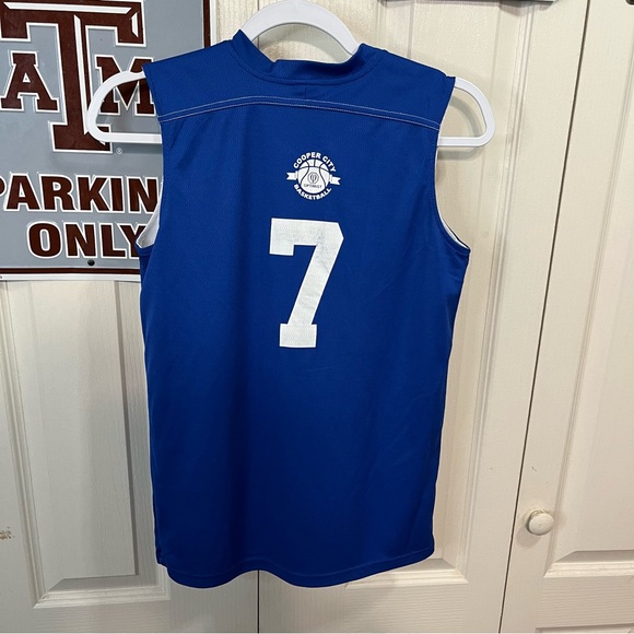 Dallas Maverick’s Basketball Jersey kids medium - Picture 2 of 7